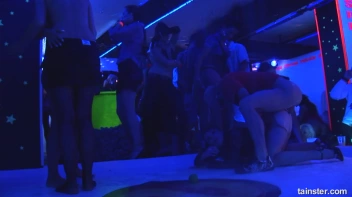 Spring Break Blow-Out Part 3 - Cam 4 Screencap 37 on sinx.preview.netperv.com