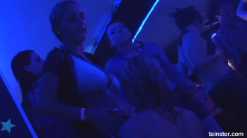 Spring Break Blow-Out Part 3 - Cam 4 Screencap 39 on sinx.preview.netperv.com