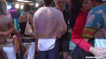 Bikini Beach Balls Part 2 - Cam 3 Screencap 6 on sinx.preview.netperv.com