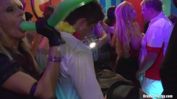 Bikini Beach Balls Part 2 - Cam 3 Screencap 46 on sinx.preview.netperv.com