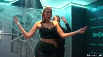 Secretaries dripping wet  Screencap 66 on sinx.preview.netperv.com