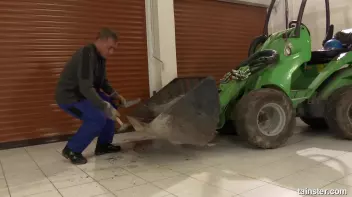 Bossy slut pissing Screencap 6 on sinx.preview.netperv.com