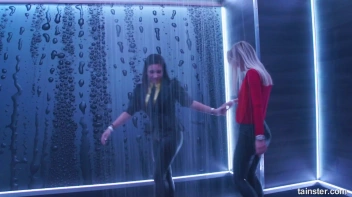 Elegant, Wet, And Living It Up! Screencap 44 on sinx.preview.netperv.com