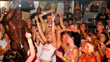 Latest deal - Party Hardcore Vol. 17 Part 1