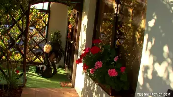 Lesbian Pissers Screencap 5 on sinx.preview.netperv.com