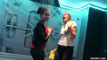 Wet amateurs owning these club showers Screencap 1 on sinx.preview.netperv.com