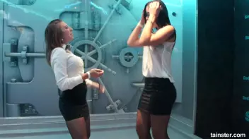 Wet amateurs owning these club showers Screencap 66 on sinx.preview.netperv.com