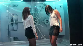 Wet amateurs owning these club showers Screencap 68 on sinx.preview.netperv.com