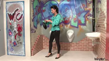 She Knocks And He Cums Screencap 2 on sinx.preview.netperv.com