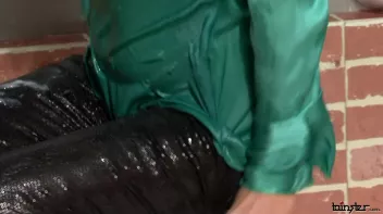 She Knocks And He Cums Screencap 35 on sinx.preview.netperv.com