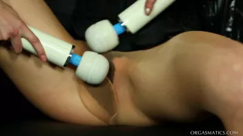 Taking It For The Triple Team Screencap 10 on sinx.preview.netperv.com