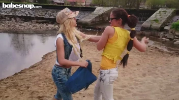 Jewelery Theft Has A Way Of Coming Between Friends! Screencap 17 on sinx.preview.netperv.com