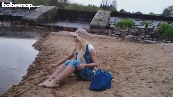 Jewelery Theft Has A Way Of Coming Between Friends! Screencap 5 on sinx.preview.netperv.com