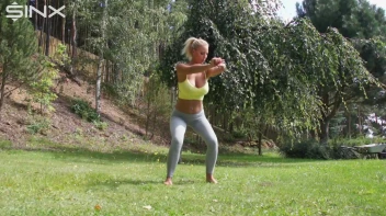 Pissing Princess In The Park Screencap 4 on sinx.preview.netperv.com