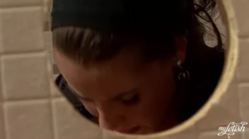 Open Door Policy Screencap 65 on sinx.preview.netperv.com