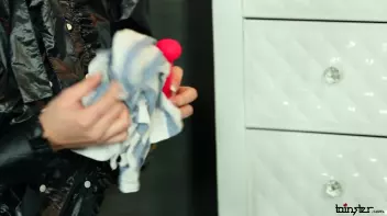 Slimy Solo Shenanigans Screencap 7 on sinx.preview.netperv.com