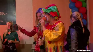 All Out Brawl Screencap 1 on sinx.preview.netperv.com