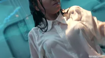 Wet and crazy amateur girls  Screencap 10 on sinx.preview.netperv.com