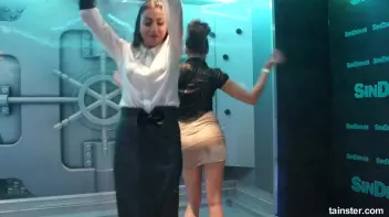 Wet and crazy amateur girls  Screencap 4 on sinx.preview.netperv.com