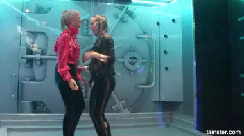 Wet and crazy amateur girls  Screencap 42 on sinx.preview.netperv.com