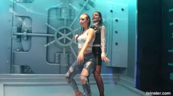 Wet and crazy amateur girls  Screencap 48 on sinx.preview.netperv.com