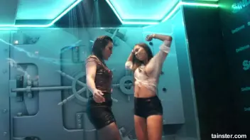 Wet and crazy amateur girls  Screencap 60 on sinx.preview.netperv.com