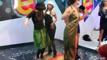 Pussy Blizzard Part 3 - Shower Cam Screencap 103 on sinx.preview.netperv.com