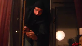 A Very Welcome Home Invader Screencap 9 on sinx.preview.netperv.com