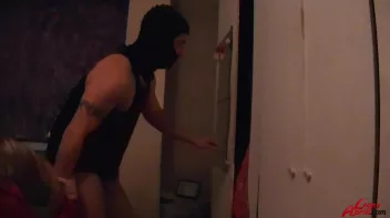 A Very Welcome Home Invader Screencap 35 on sinx.preview.netperv.com