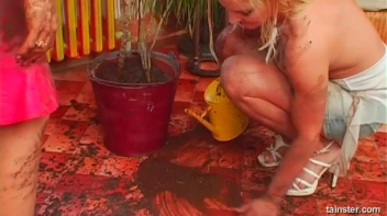 Good Old Fashioned Girlie Mudfight Screencap 50 on sinx.preview.netperv.com