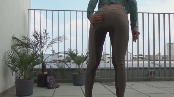 Voll in meine Hose gepisst Screencap 21 on sinx.preview.netperv.com