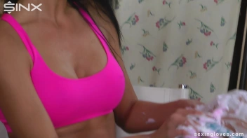 Shaving Seductress Slathers Herself In Cream Screencap 31 on sinx.preview.netperv.com