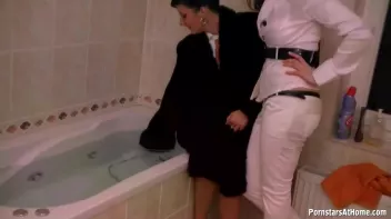 Wet Those White Tops Down! Screencap 33 on sinx.preview.netperv.com