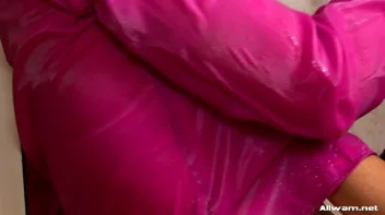 Soapy Satin Rubdown Screencap 68 on sinx.preview.netperv.com