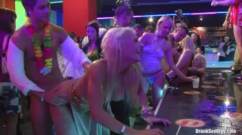 Bikini Beach Balls Part 3 - Cam 3 Screencap 2 on sinx.preview.netperv.com