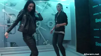 Wetlook Dancing Queens On Screen! Screencap 1 on sinx.preview.netperv.com