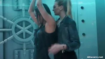 Wetlook Dancing Queens On Screen! Screencap 29 on sinx.preview.netperv.com