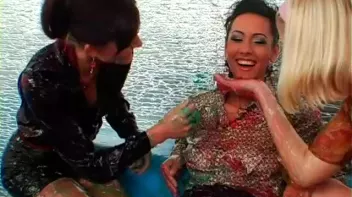 Fully Clothed Jell-O Nastiness Screencap 92 on sinx.preview.netperv.com