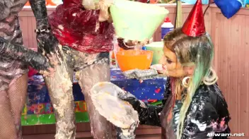 Birthday Party Messacre Screencap 52 on sinx.preview.netperv.com