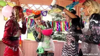 Birthday Party Messacre Screencap 35 on sinx.preview.netperv.com