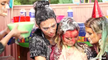 Birthday Party Messacre Screencap 49 on sinx.preview.netperv.com