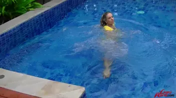 Leony The Wetlook Wonder Screencap 105 on sinx.preview.netperv.com