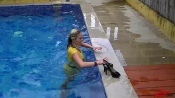 Leony The Wetlook Wonder Screencap 106 on sinx.preview.netperv.com