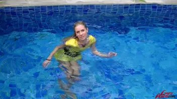 Leony The Wetlook Wonder Screencap 60 on sinx.preview.netperv.com