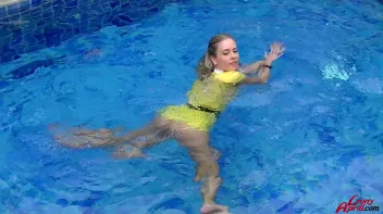 Leony The Wetlook Wonder Screencap 63 on sinx.preview.netperv.com