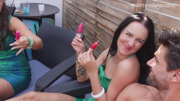 Summer Party Hardcore Part 2 - Main Edit Screencap 69 on sinx.preview.netperv.com