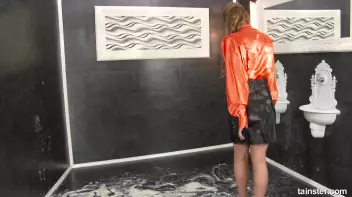 Join the white mess game Screencap 1 on sinx.preview.netperv.com