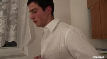 Maid For Bi Screencap 38 on sinx.preview.netperv.com