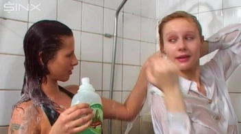 Two Hot Babes Get Wet And Wash Screencap 58 on sinx.preview.netperv.com