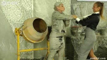 Bitch boss lady and her assistant in a messy catfight Screencap 8 on sinx.preview.netperv.com